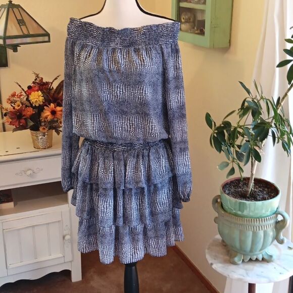 MICHAEL Michael Kors Zephyr Snake Navy and White Dress. Flirty, Flouncy, Coqette - Picture 2 of 11